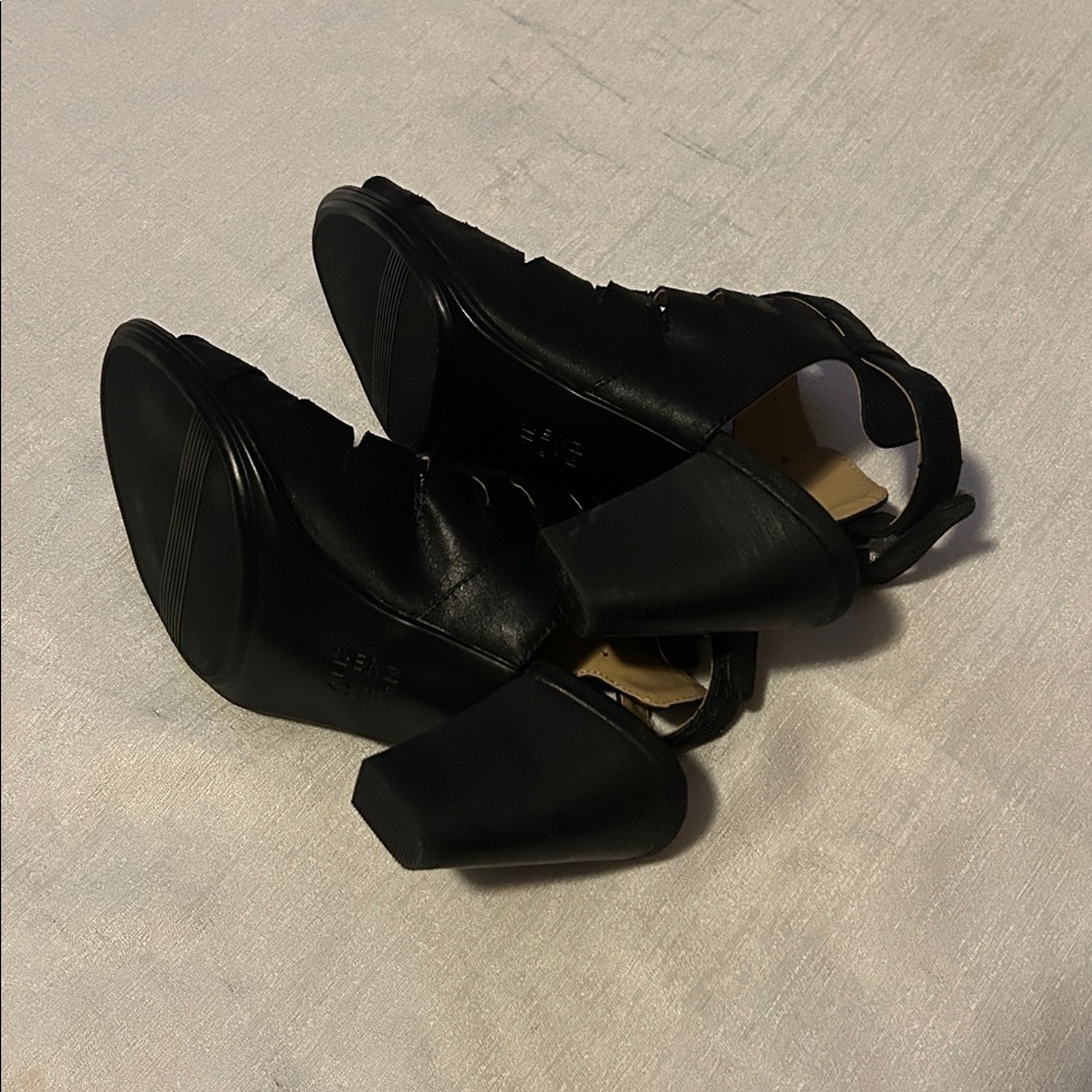 Naturalizer Black Strappy Sandal Heels - Picture 7 of 7